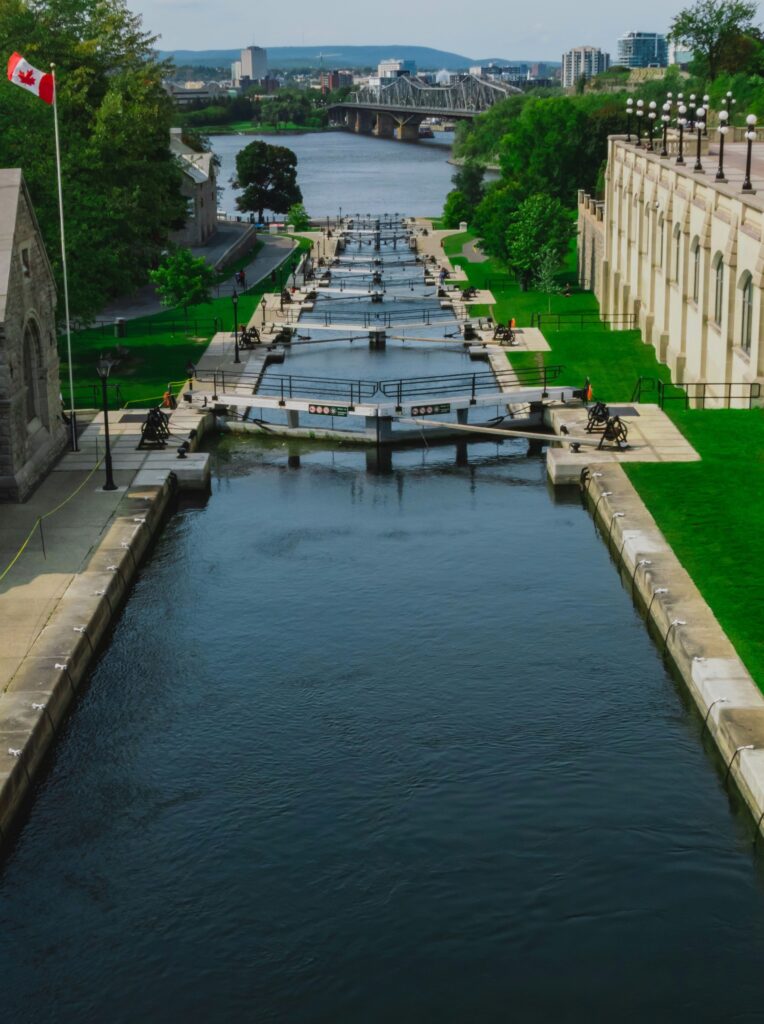 Les écluses du canal Rideau - l'une des meilleurs endroits familiaux à visiter à Ottawa avec des enfants