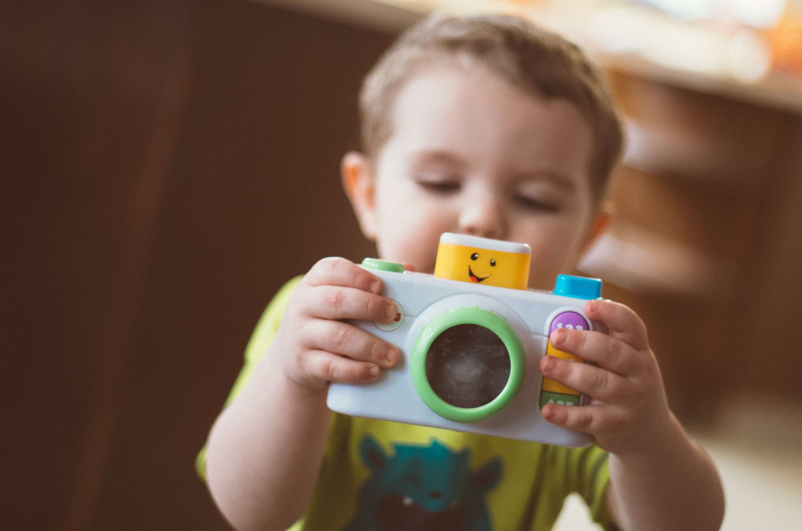 Best airplane toys for toddlers when flying with kids - essential travel toys for toddlers