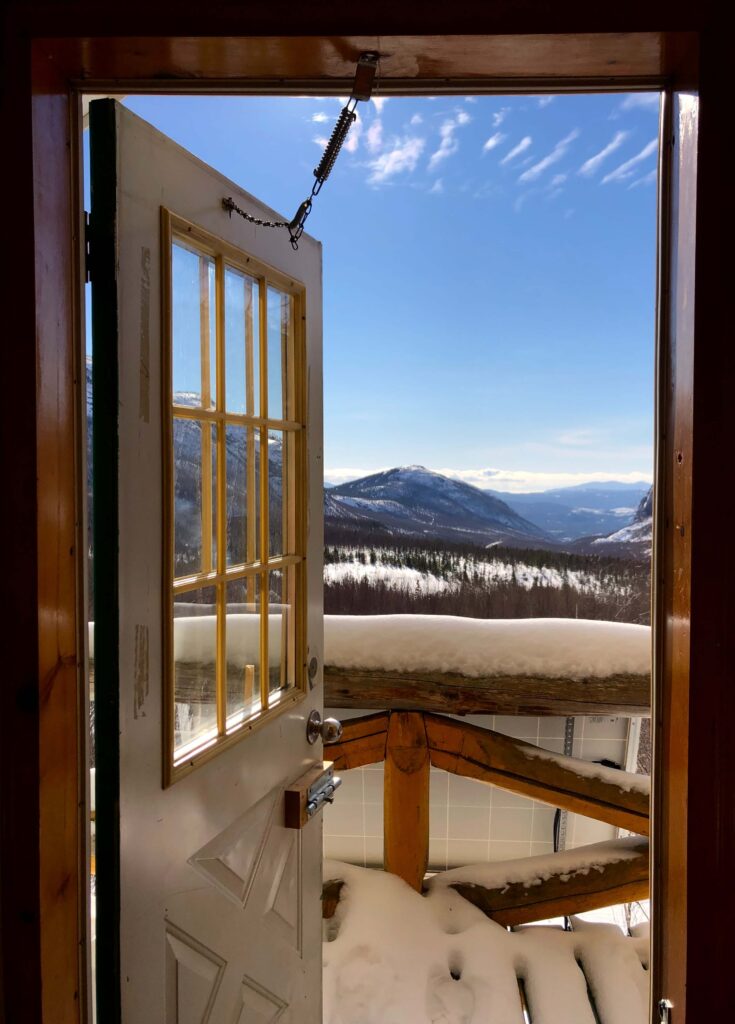 Charlevoix est l'une des meilleures villes à visiter en hiver au Québec - faites un arrêt au Massif de Charlevoix