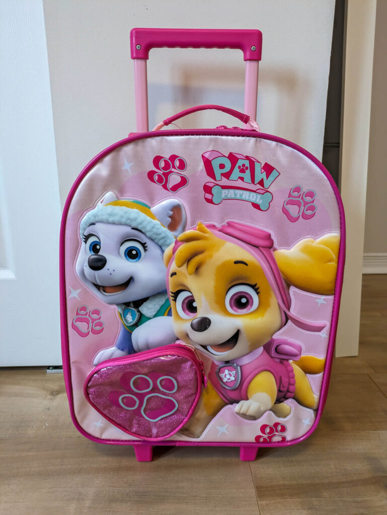 une valise est un excellent cadeau à offrir à des enfants qui voyagent