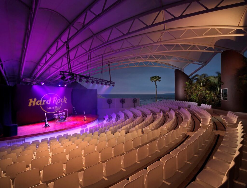 Concerts de musique pour les familles qui séjournent au Hard Rock Hotel Vallarta avec des enfants.