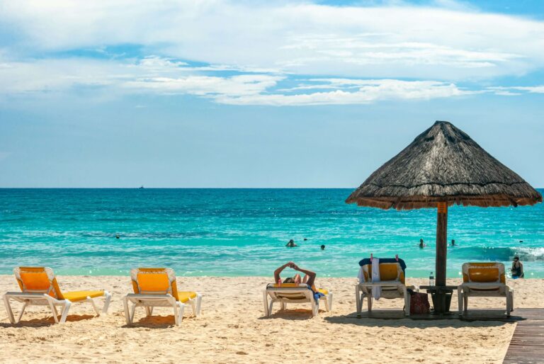 Le Mexique est une destination familiale parfaite pour la plage. Voici une liste des meilleurs tout-inclus au Mexique pour les familles.