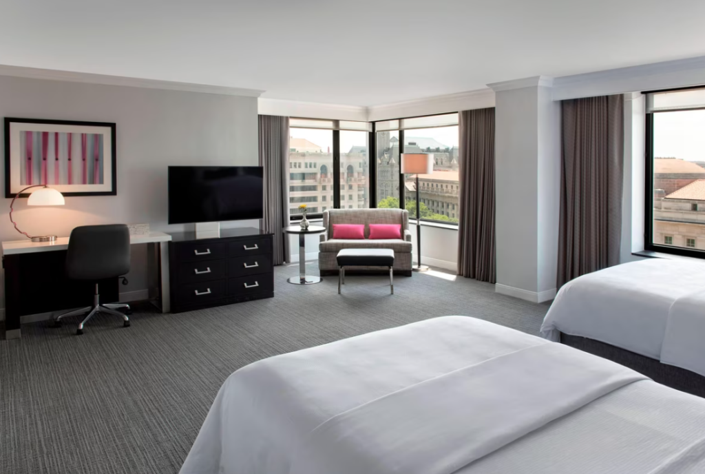 Avec des chambres spacieuses, le JW Marriott Washington DC est l'un des meilleurs hôtels familiaux à Washington DC