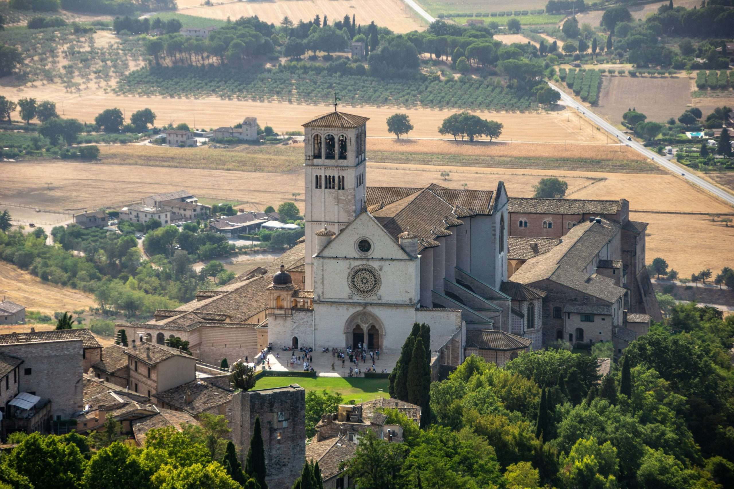 Assise est l'une des meilleures excursions d'une journée au départ de Rome en train pour les familles à la recherche d'une atmosphère plus calme et sereine.
