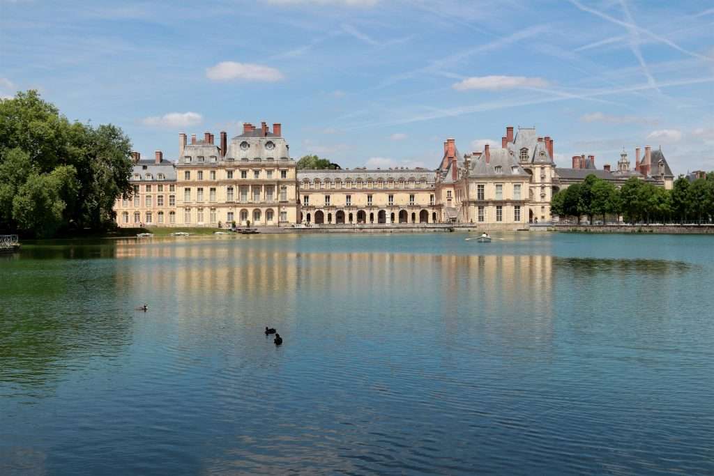 Pour les familles à la recherche d'un mélange d'histoire et de nature, Fontainebleau est l'une des meilleures excursions d'une journée au départ de Paris en train