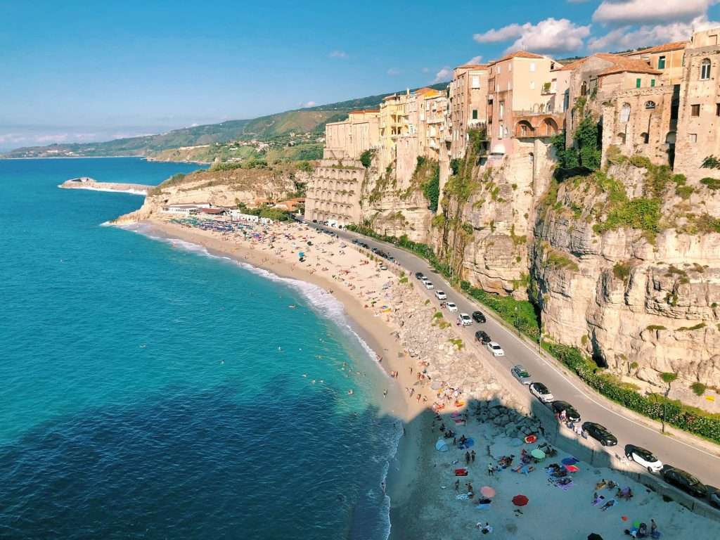 La plage de Tropea est l'une des meilleures plages en Italie pour les familles