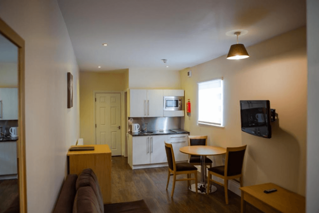 For families wondering where to stay in London with kids, check out the Marylebone Inn. Equipped with kitchenettes, it's perfect for families.