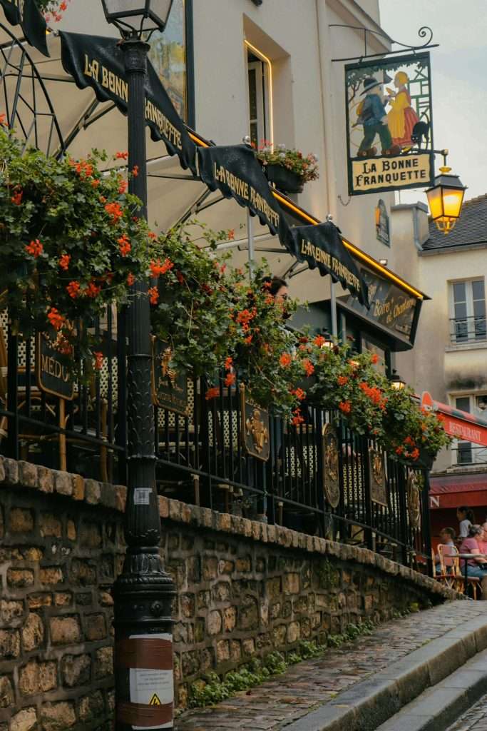 La Bonne Franquette - un restaurant dans Montmartre, Paris au printemps