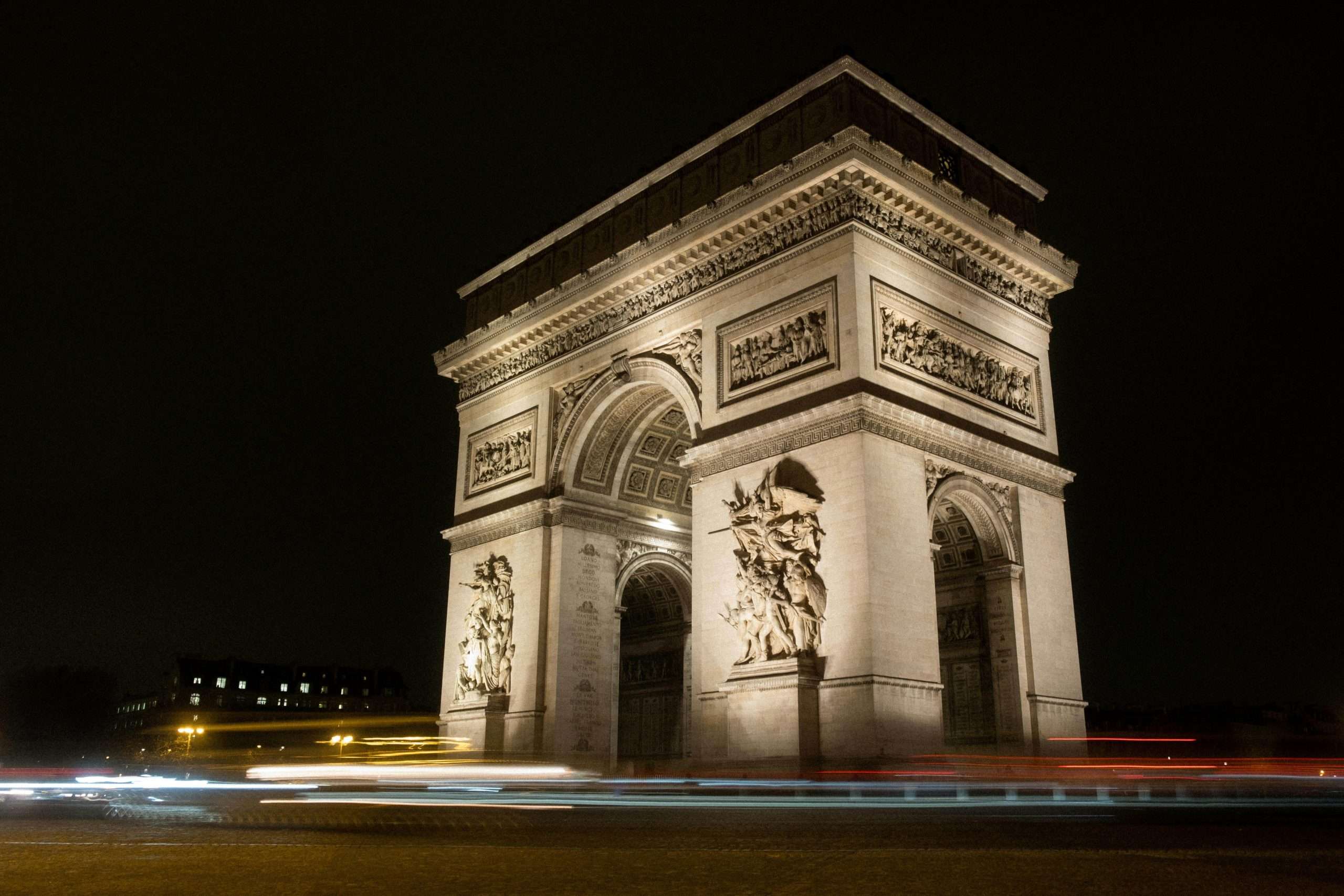 Arc de Triomphe in Paris at night